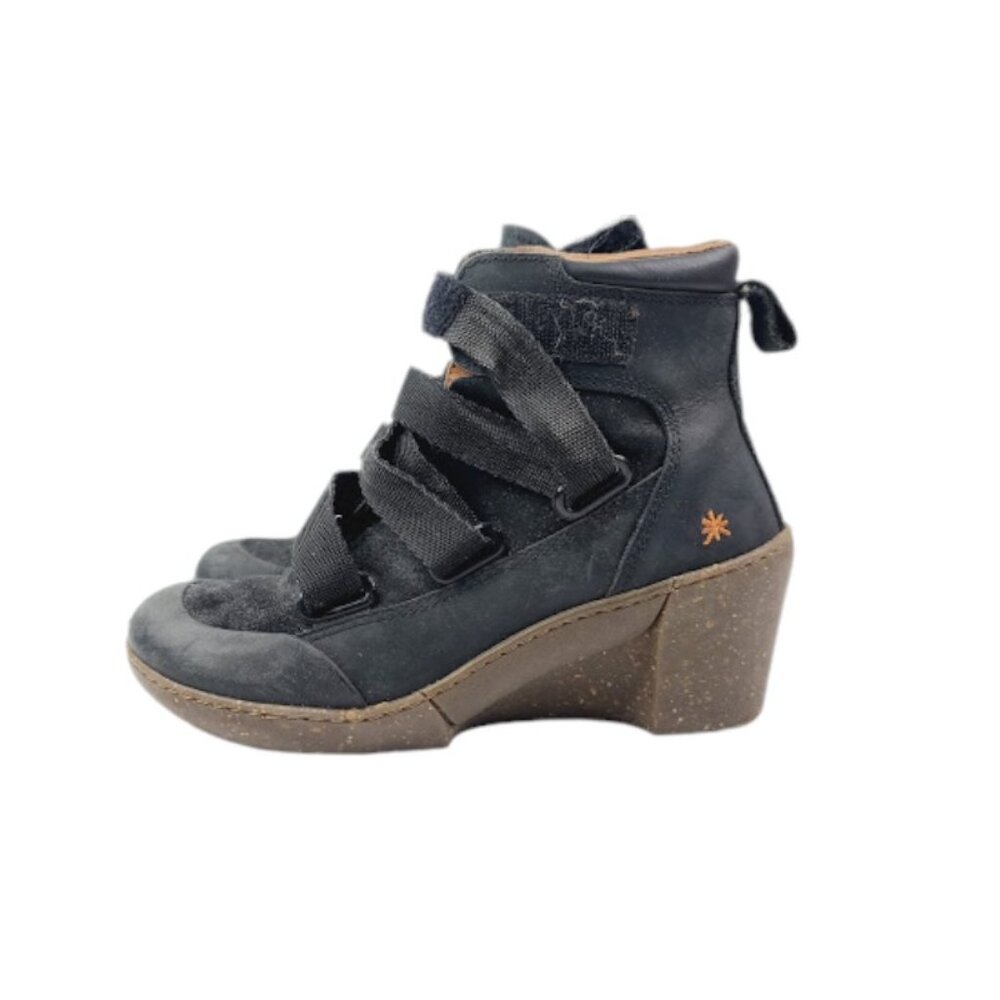 Athleta Women's Black Tan Wedge Cross Strap Ankle‎ Winter Bootie Size US 5
